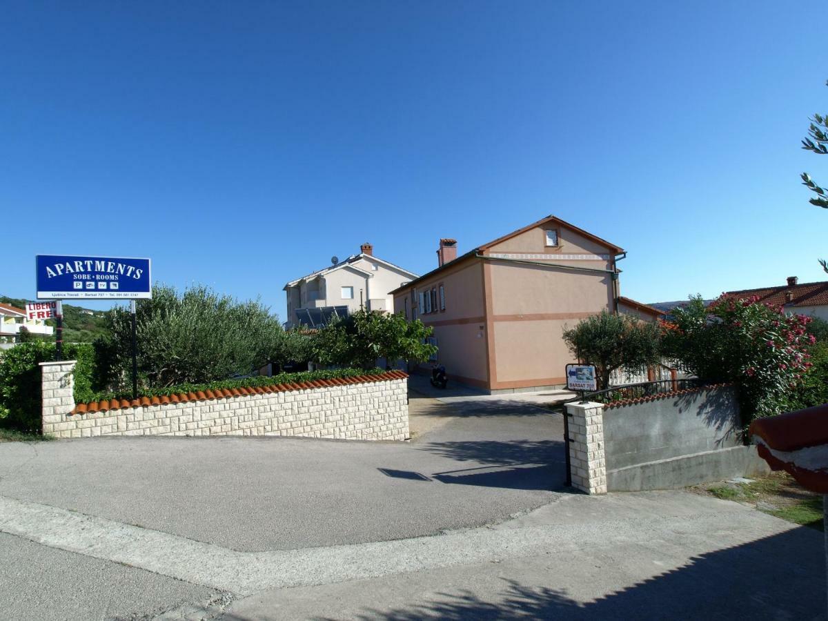 Apartments Ljubica Barbat na Rabu Екстериор снимка