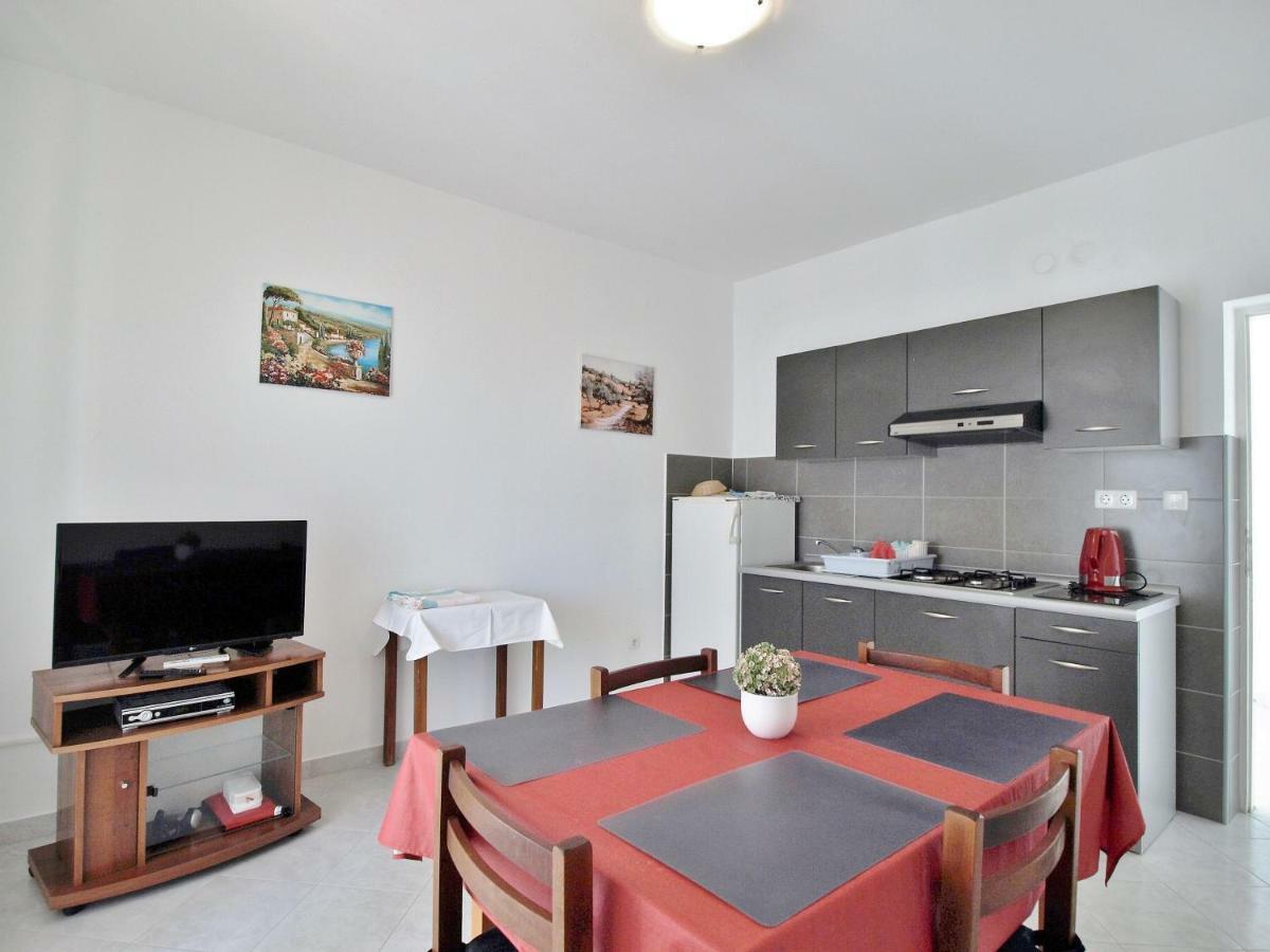 Apartments Ljubica Barbat na Rabu Екстериор снимка