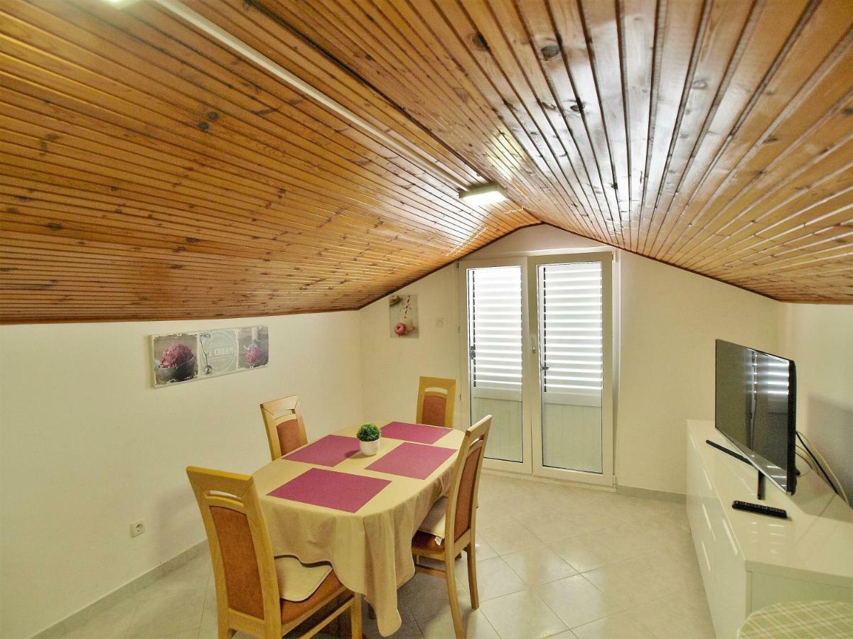 Apartments Ljubica Barbat na Rabu Екстериор снимка
