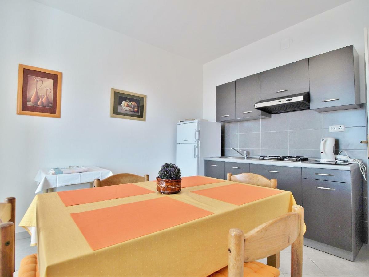 Apartments Ljubica Barbat na Rabu Екстериор снимка
