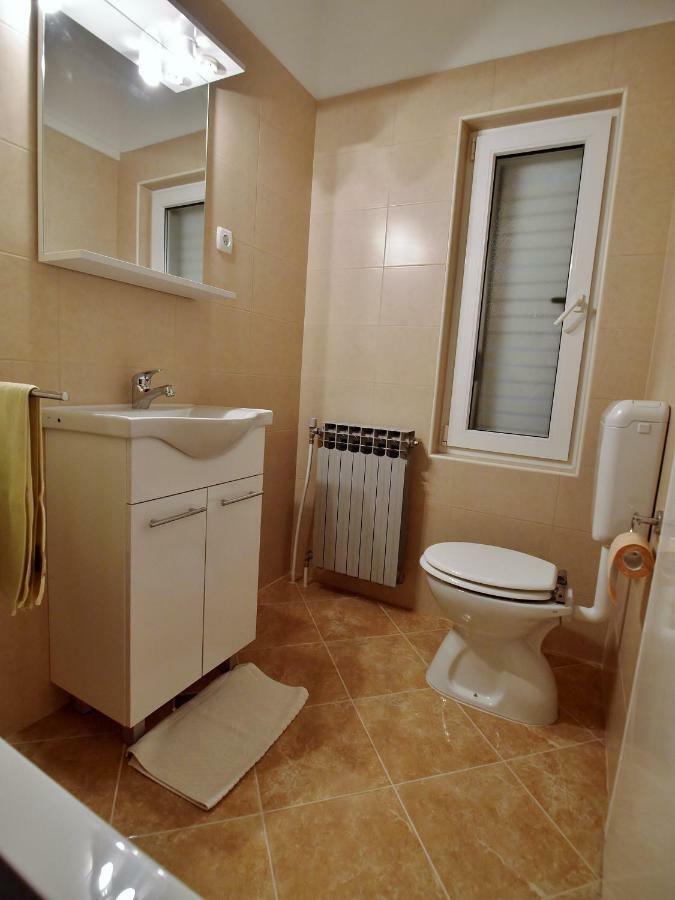 Apartments Ljubica Barbat na Rabu Екстериор снимка