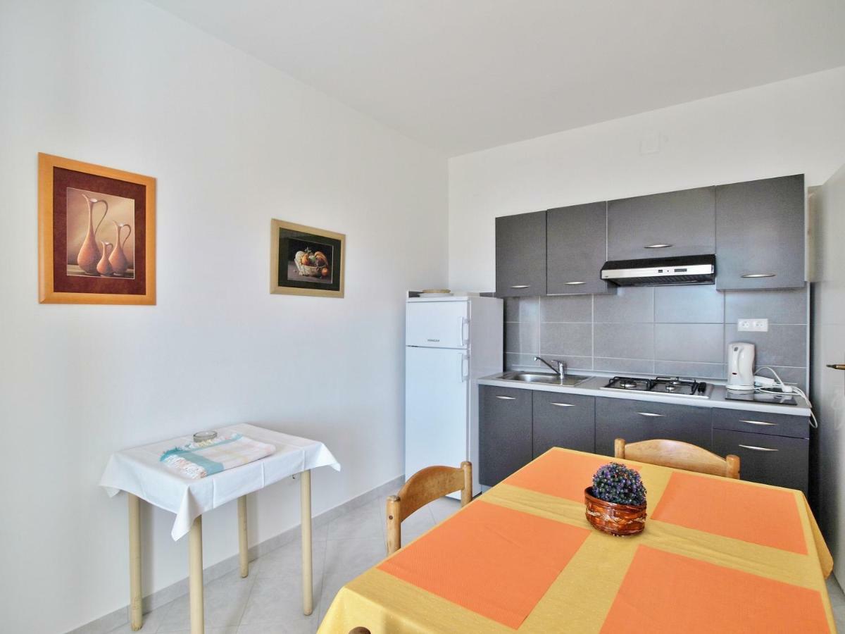 Apartments Ljubica Barbat na Rabu Екстериор снимка